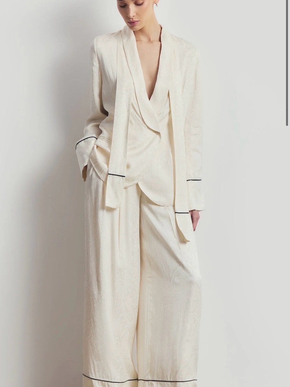 Women's Cream Wide-Leg Satin-Blend Trousers with Contrast Trim